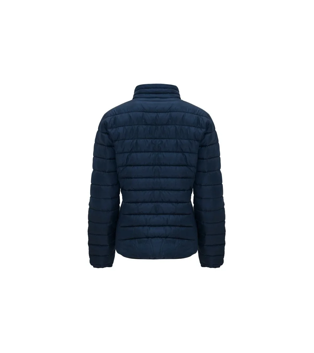 CHAQUETA ACOLCHADA MUJER RESISTENTE AL AGUA AZUL MARINO EJEMPLO DE USO