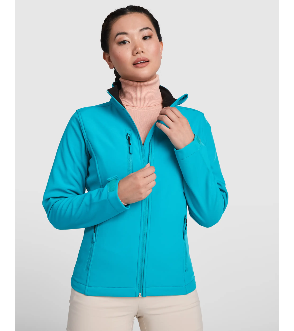 SOFTSHELL MUJER CON FORRO MICROPOLAR