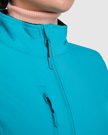 SOFTSHELL MUJER CON FORRO MICROPOLAR