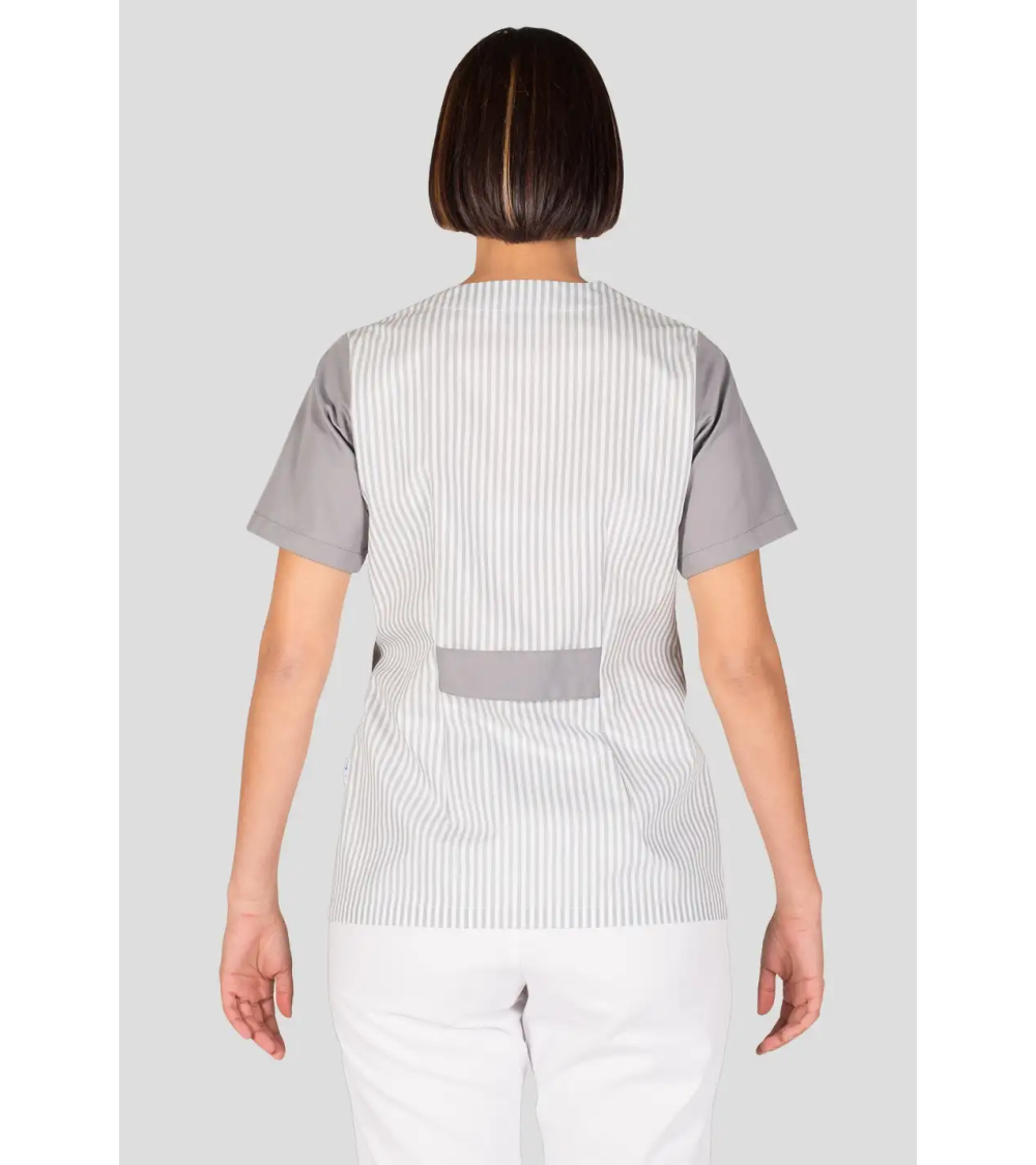 BATA CORTA DE LIMPIEZA MUJER LILA EJEMPLO DE USO