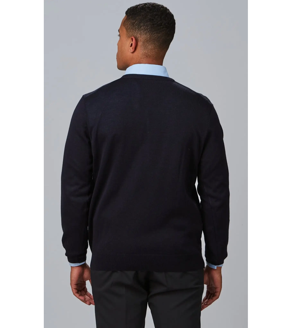 JERSEY CUELLO PICO CABALLERO AZUL MARINO EJEMPLO DE USO