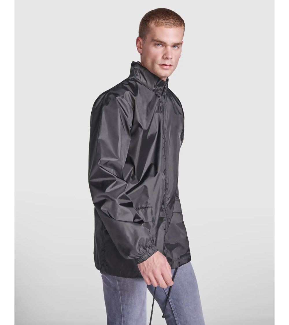 CHUBASQUERO IMPERMEABLE UNISEX NEGRO CAPUCHA