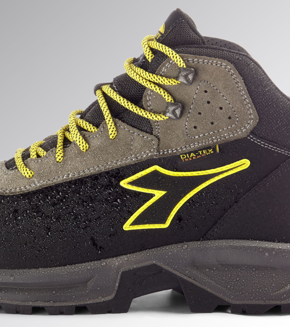 BOTA SPORT SEGURIDAD S7S IMPERMEABLE DIADORA EJEMPLO DE USO