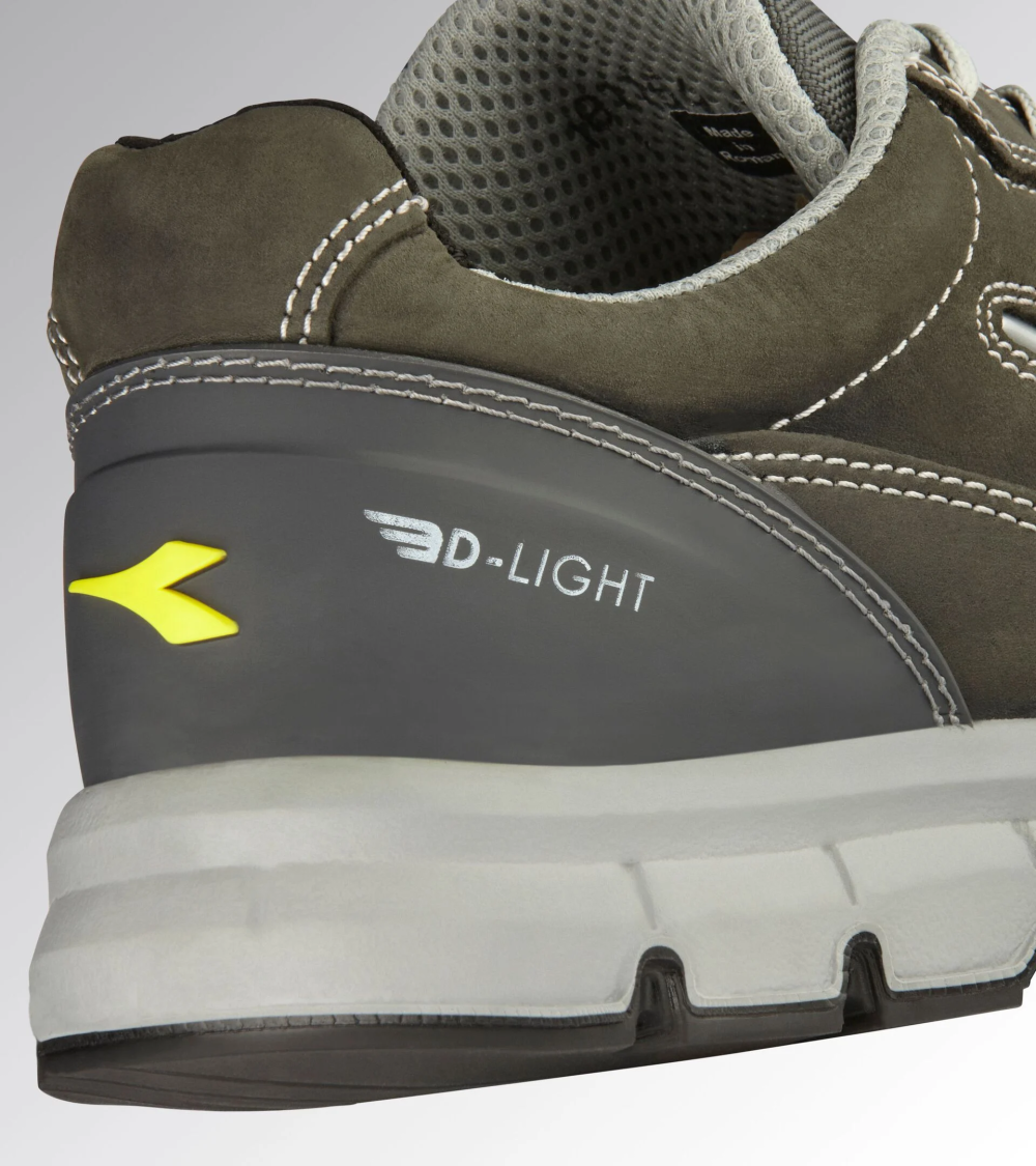 ZAPATILLA S3S TRANSPIRABLE PUNTA DE ACERO EJEMPLO DE USO