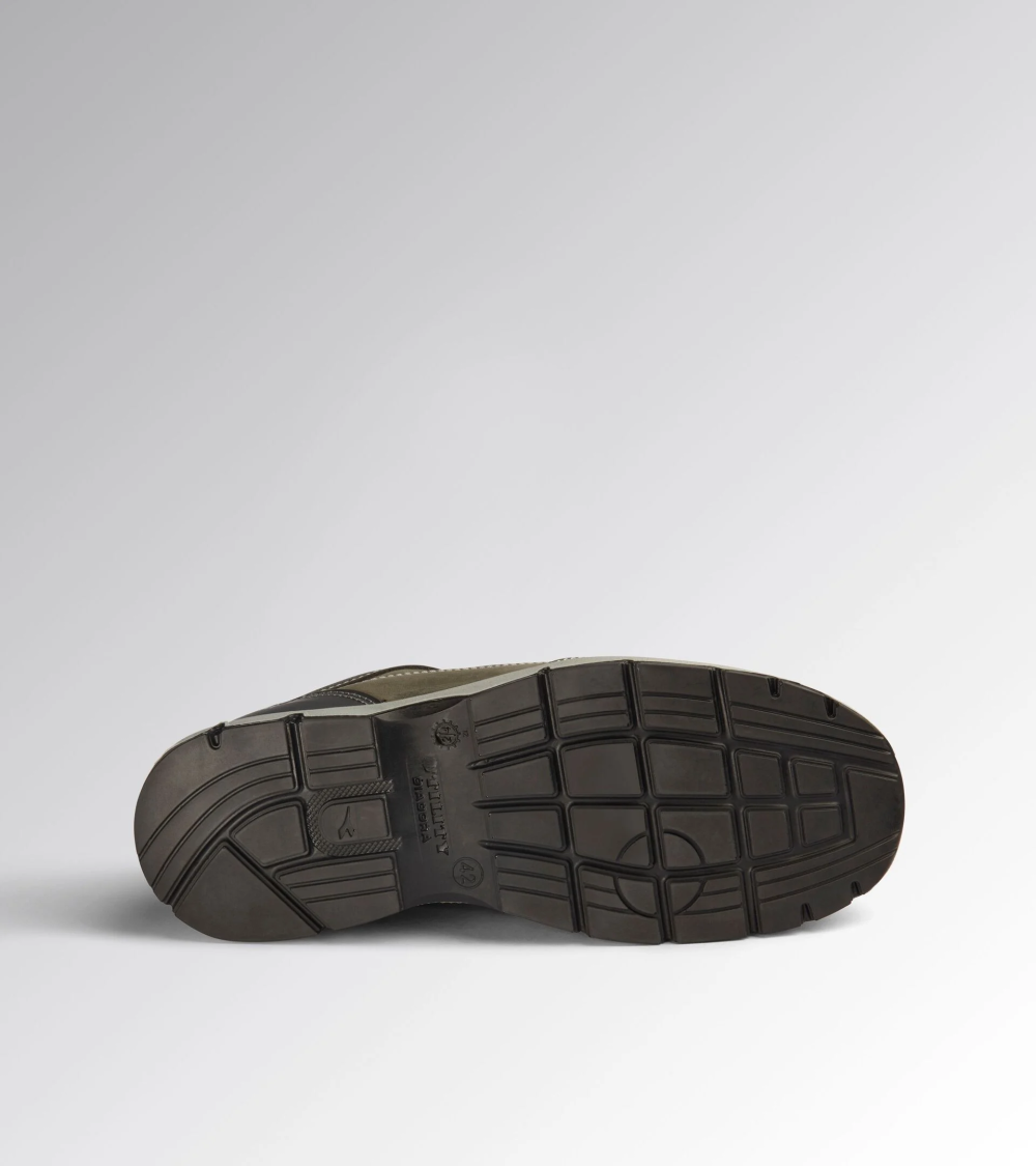 BOTA PUNTERA DE ACERO S3 DIADORA EJEMPLO DE USO