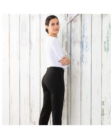 PANTALÓN SLIM FIT MUJER RECEPCIÓN HOSTELERIA EJEMPLO DE USO