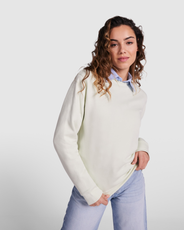 SUDADERA CUELLO CAJA BLANCO EJEMPLO DE USO