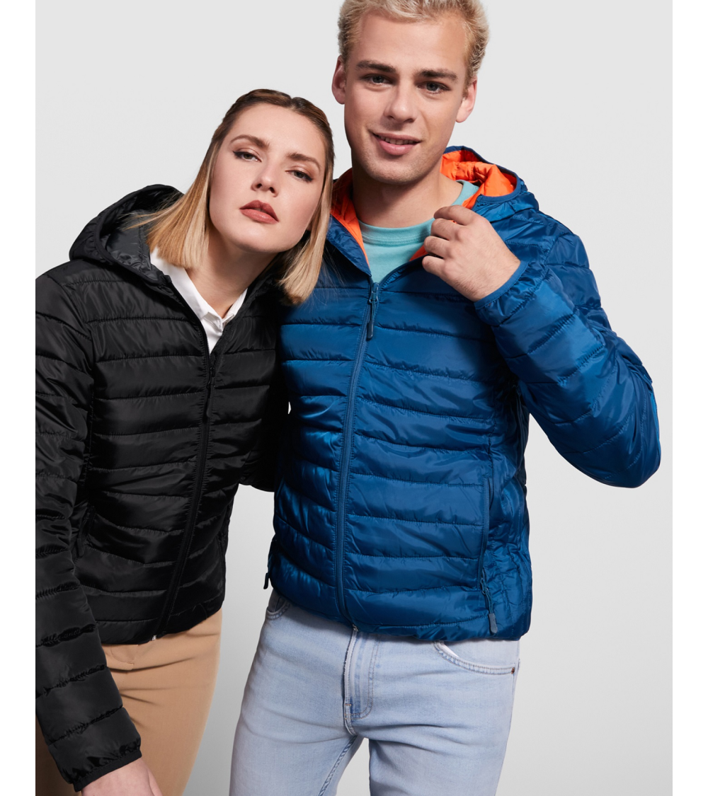 CHAQUETA HOMBRE TIPO PLUMA CON CAPUCHA AZUL LUNA MODELO