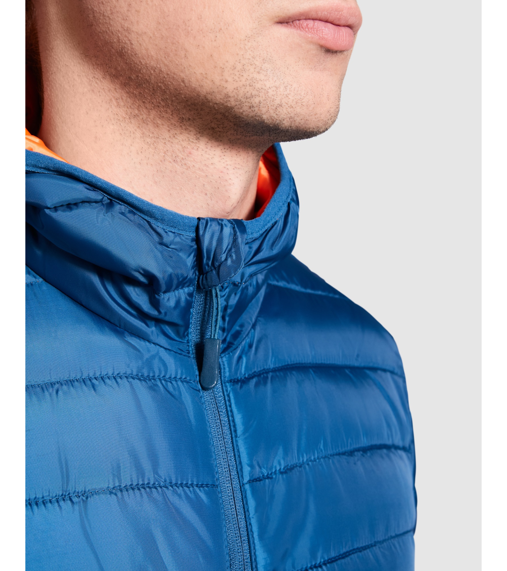 CHAQUETA HOMBRE TIPO PLUMA CON CAPUCHA AZUL LUNA MODELO