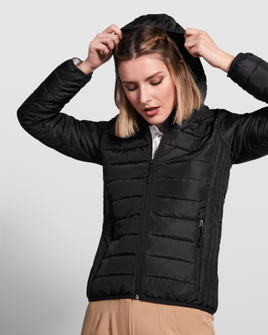 CHAQUETA MUJER TIPO PLUMA CON CAPUCHA CON CAPUCHA