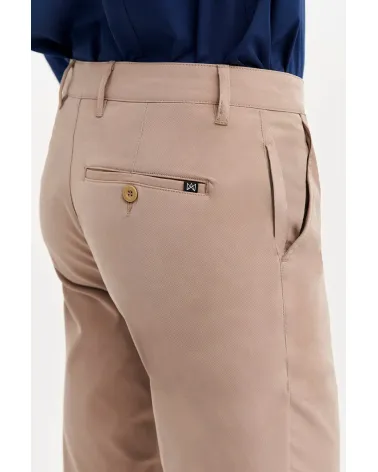 PANTALON CHINO HIDROFUGADO SLIM FIT BEIGE DETALLE ESPALDA