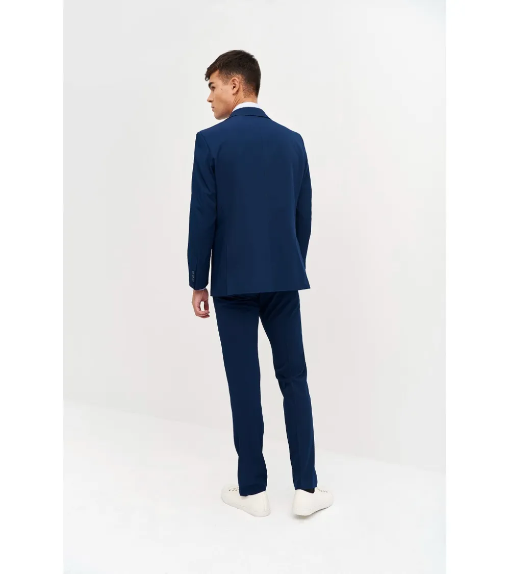 PANTALÓN DE VESTIR ÁJUSTADO ELÁSTICO MARINO EJEMPLO DE USO