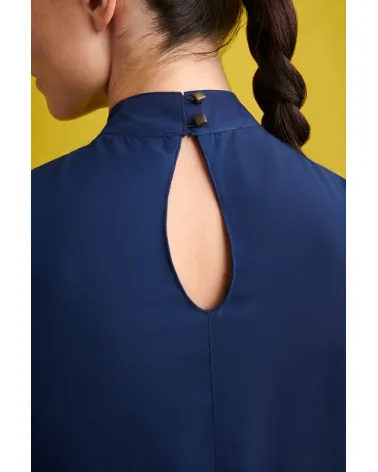 BLUSA MANGA LARGA Y CUELLO ALTO  MARINO DETALLE CIERRE