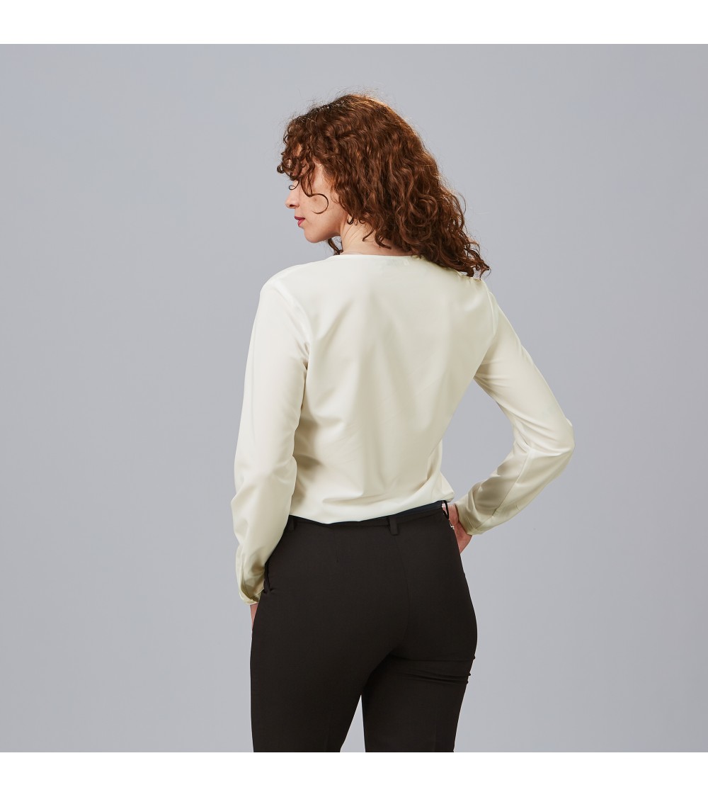 BLUSA CUELLO PICO