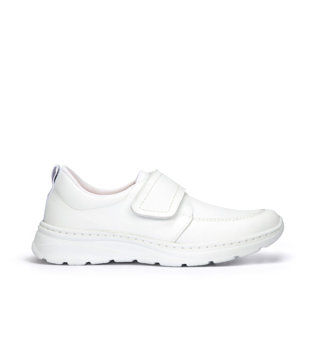 ZAPATILLA CON CIERRE DE VELCRO