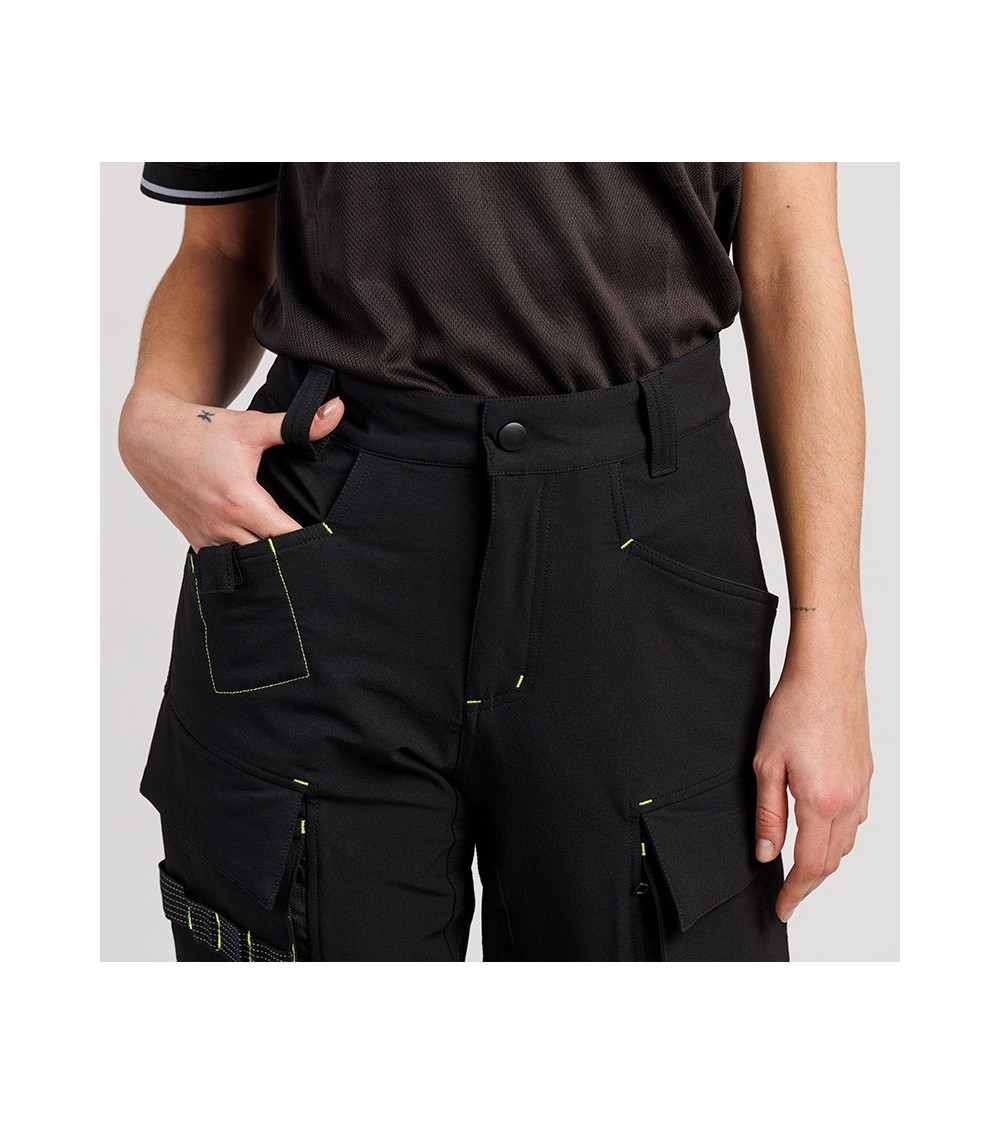 PANTALÓN TÉCNICO MULTIBOLSILLOS CORTAVIENTOS HIDRÓFUGO
