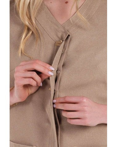 CASACA ESTÉTICA CON DETALLES DE RASO