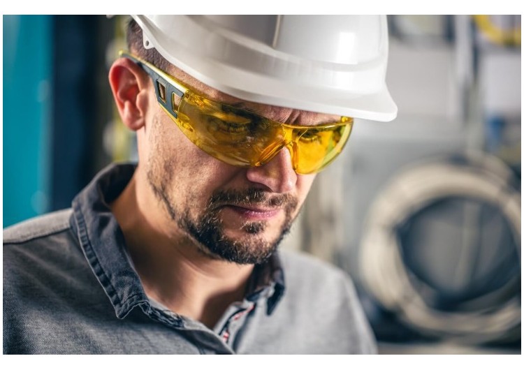 Gafas de seguridad homologadas: normativa, marcados y cómo elegir las correctas