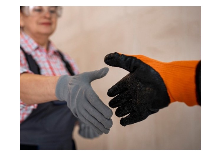 Todo sobre la normativa de guantes de trabajo: normas EN, marcado CE y categorías de riesgo