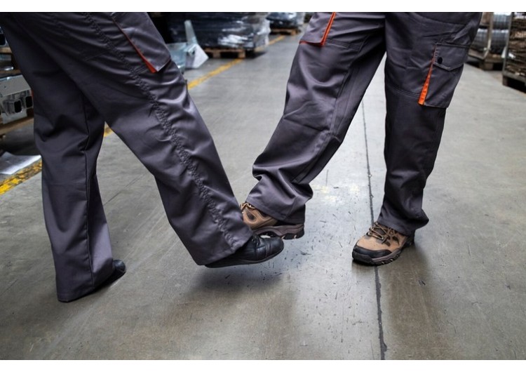 Pantalones stretch vs tergal: cuál elegir para trabajar